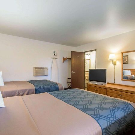 Econo Lodge St Albans Town Saint Albans Bagian luar foto