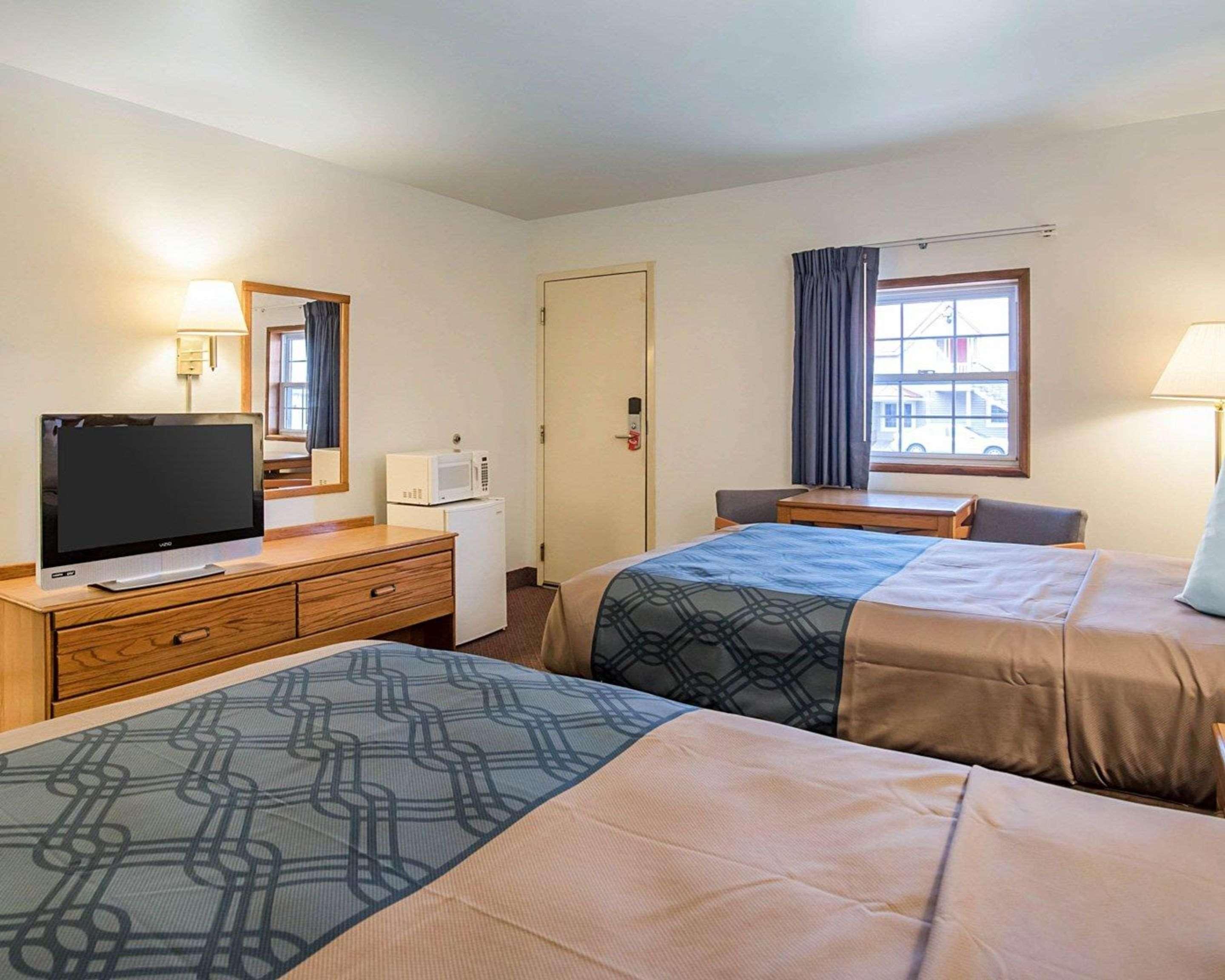 Econo Lodge St Albans Town Saint Albans Bagian luar foto