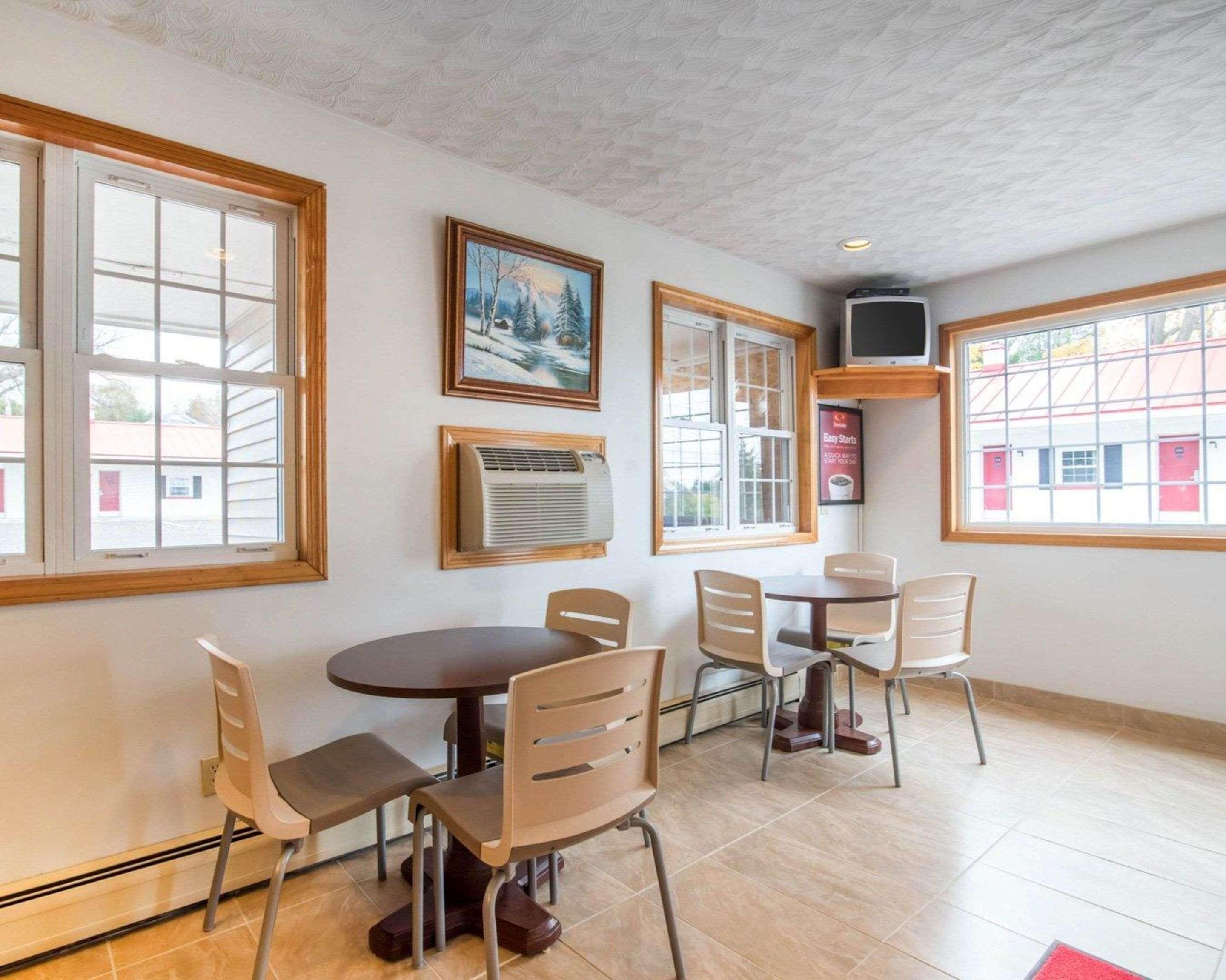 Econo Lodge St Albans Town Saint Albans Bagian luar foto